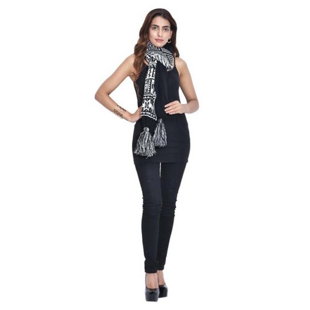 Both11 Black And White Woollen Women Muffler